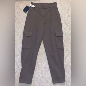 Aritzia size 4 cargo pant